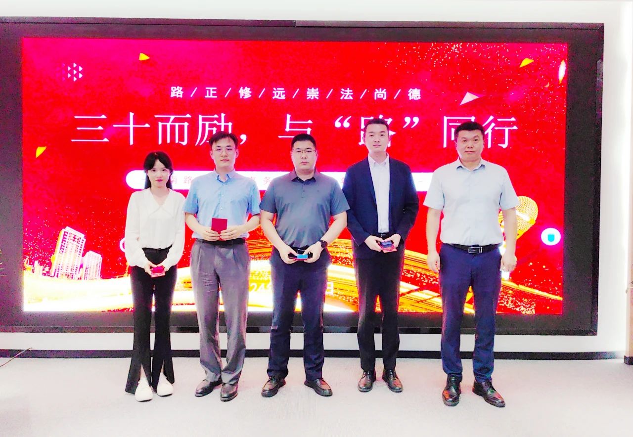 1721723460225407.jpg f35a2788ba1db997abb88dbc0887bb33.jpg